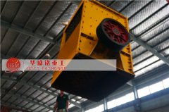 破碎石灰石應該選擇什么類型的破碎機，小型石灰石破碎機產量怎么樣